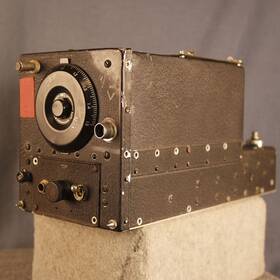 52-1.5 Aircraft Radio Corporation 47950 Ww2 Arc-5 Receiver Bc-946 R24 .52-1.5 Mhz Parts Unit Dynamotor Mounts As-is