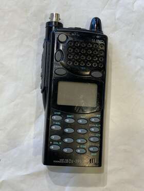 Dj-191t Alinco Without Battery Or Antenna. Powers On But Best For Parts