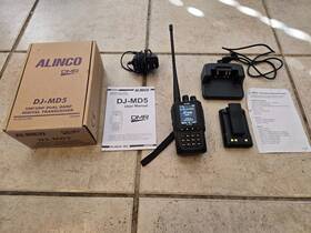 Dj-md5 Alinco Handheld Transceiver Gps Intergrated Used Extra Battery Pack