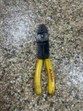 58124-1 Amp Amp/ Te Mini Uhf/ Uhf Crimper