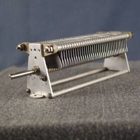25-770 Ef Johnson 154-32 Variable Capacitor Pico-farad .040 Inch Gap