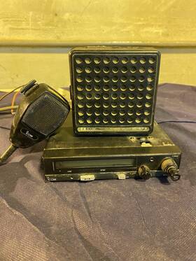Ic-200vhf Icom Pre Owned Transceiver Radio With Speaker And Microphone See Desc
