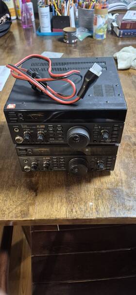 Ic-820d Icom 2 Transceiver Ham Radios Untested