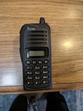 Ic-f4031t Icom Model Handheld Uhf Ham Radio 128 Channels Ip67 Rating Works
