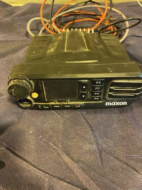 Tmd-1124 Maxon Pre Owned Digital Mobil Radio For Parts Or Repair Pls See Desc