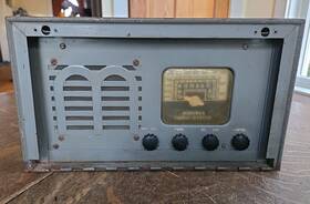 W-117 Minerva Vintage Tropic Master Model Am/sw Radio Working