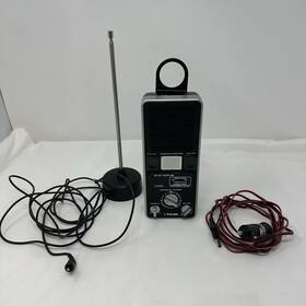 Ecb-1 Polara Emergency Radio Receiver Powers On