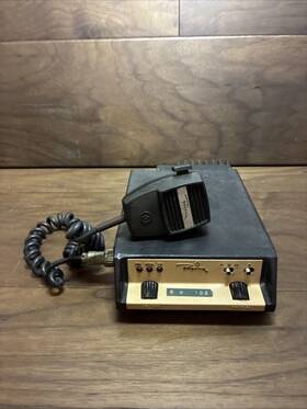 Aru9plmcu315a Regency Vintage Radio Ham W Mic - No Cables Untested
