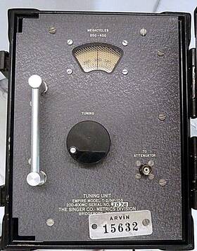 Nf-105 Singer T-2/fn-105 Radio Tuning Unit Noise And Field Intensity Meter T-2/nf-105 With Case