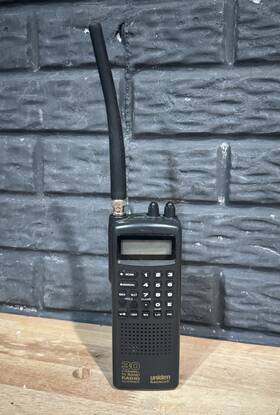 Channel-10 Uniden Xlt-1 Bearcat - Bc 60 Handheld 30 Band Scanner