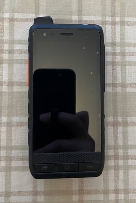 F400 Uniwa W400 4g Poc Radio Walkie Talkie Zello Etc. Android 15 - Pristine