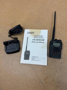 Vx-8d Yaesu Standard 50/144/430mhz Japan Version 5w With Extras Excellent Cond