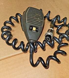 Ym-40 Yaesu Hand Microphone With Up/down Call And Lock Buttons