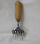 Nos Vintage 5 Prong Ice Pick Chipper Scraper Wooden Handle Barware INV#HH83B. Fixed Price $9.60.