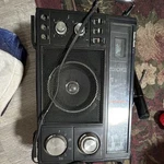 Radio Shack SW-100 Analog Multiple Bands Portable Afc. Fixed Price $60.00.