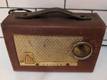 Vintage Philco E-675-124 Tube Radio With Leather Case For Parts. Fixed Price $37.40.